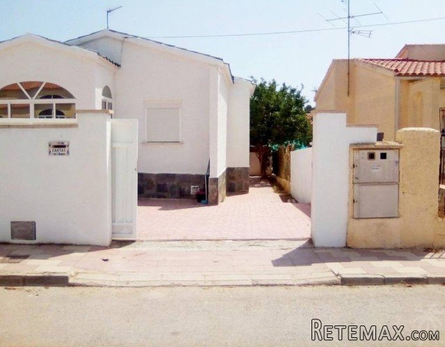 This nice villa is situated in a quiet area of ​​the urb.. - 8