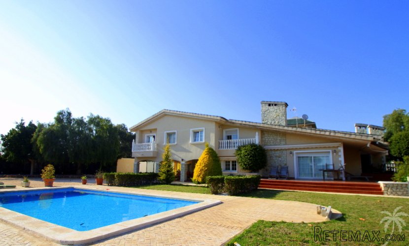 Beautiful detached villa located near the nature reserve in.. - 2
