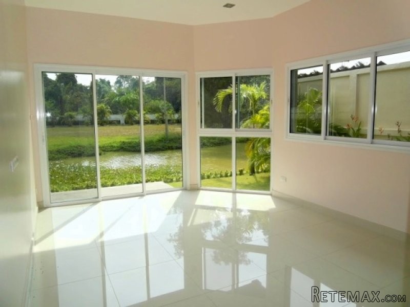 Modern 4 bedroom pool villa on large.. - 2