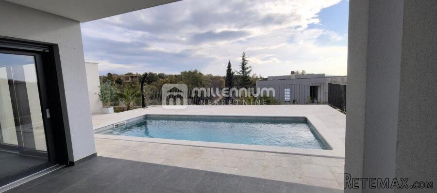 Otok Krk, Linardići, 200m2, samostojeća kuća s bazenom - 2