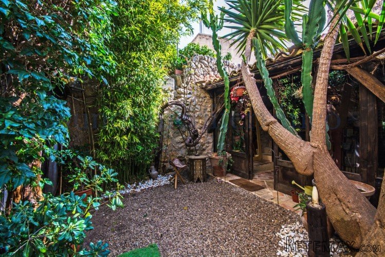 A unique old townhouse full of charm and character which.. - 3