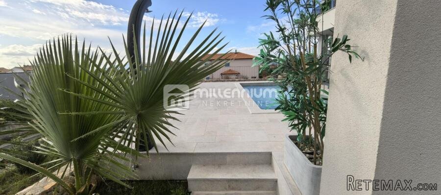 Otok Krk, Linardići, 200m2, samostojeća kuća s bazenom - 3