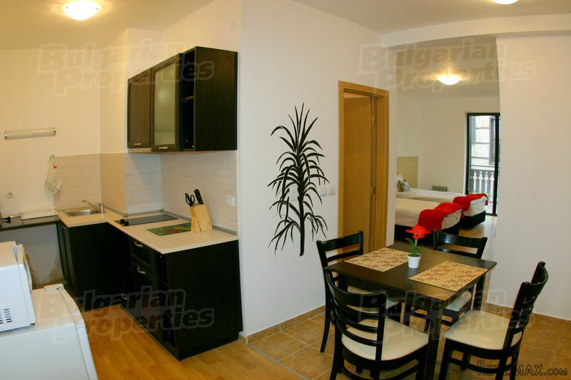 Luxury Apartments Near Golf Course And.. - 2