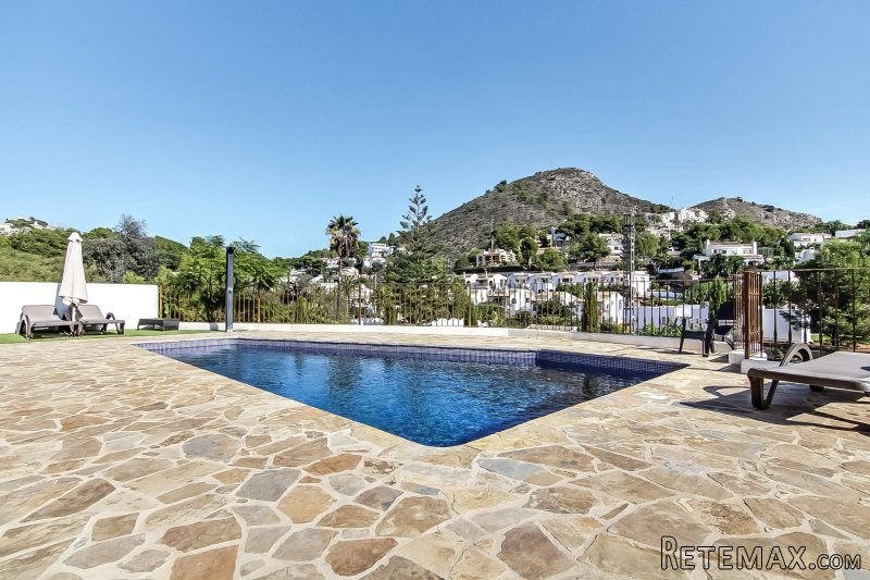 Exclusivity modern build villa El Portet