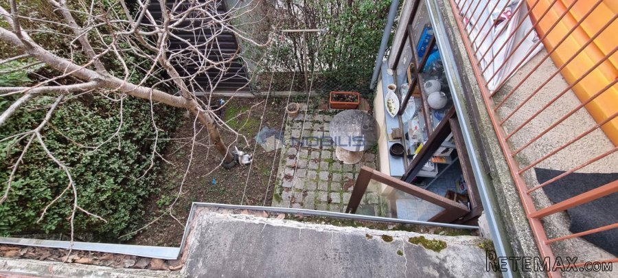 Zagreb, G.Dubrava - kuća sa tri stambene jedinice, blizina.. - 7