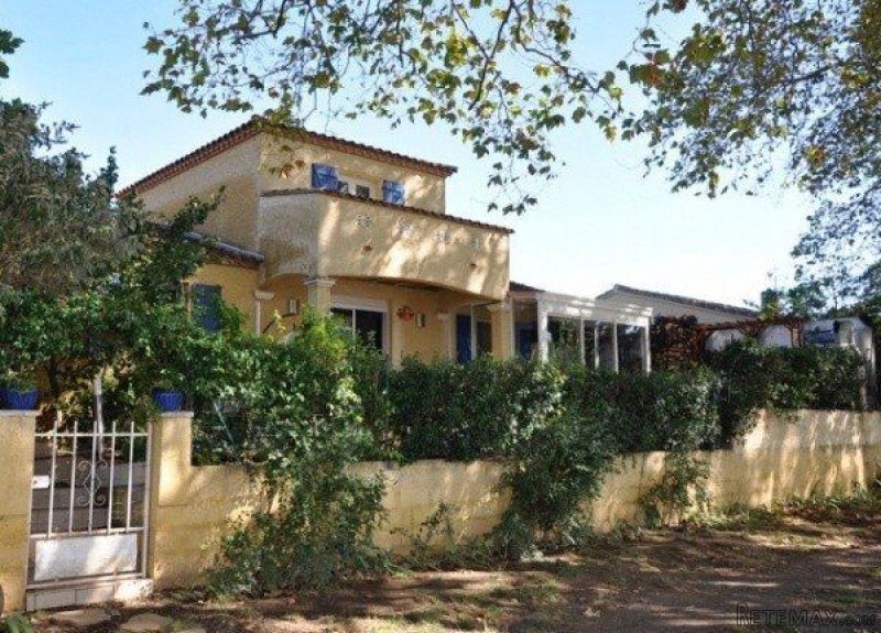 Traditional Villa With 120 m2 Of Living..