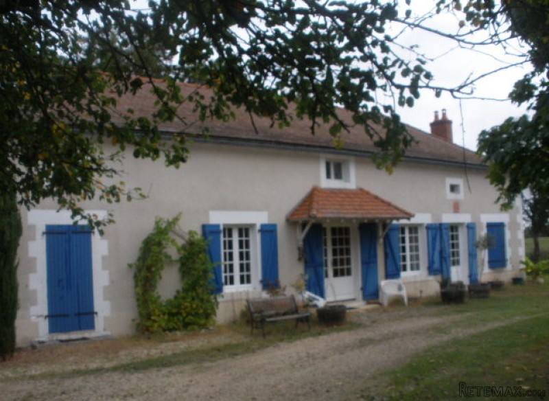 Big farmhouse on its own plot in..