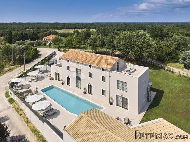 Poreč, luksuzna vila s bazenom, 5 spavaćih soba, pogled mor