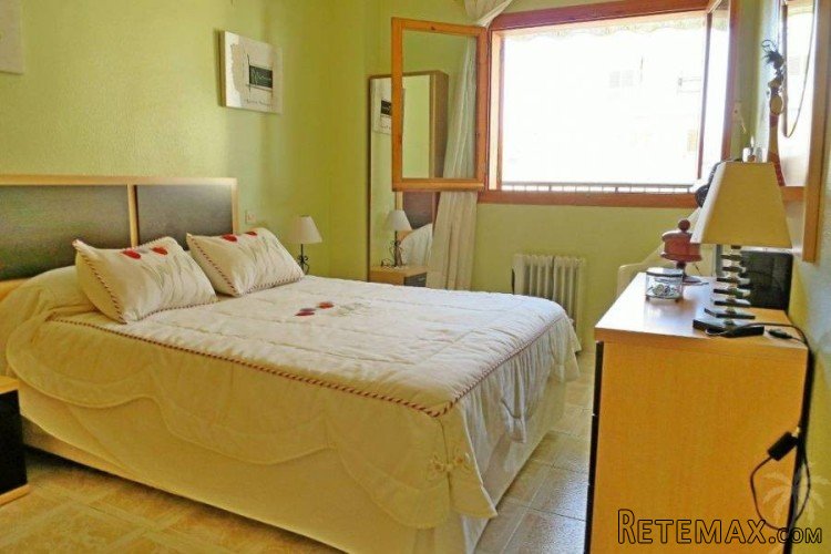This cozy apartment on the 4th floor is a stone's throw.. - 5