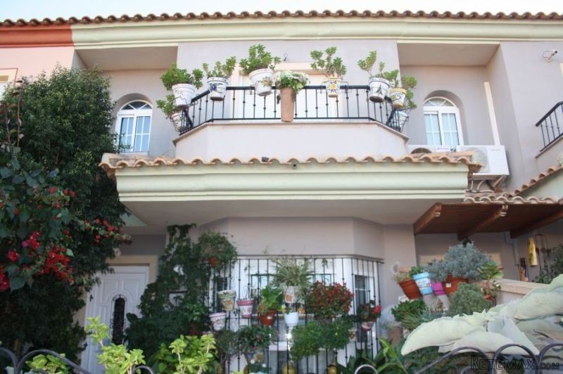 Townhouse for sale in Los Belones