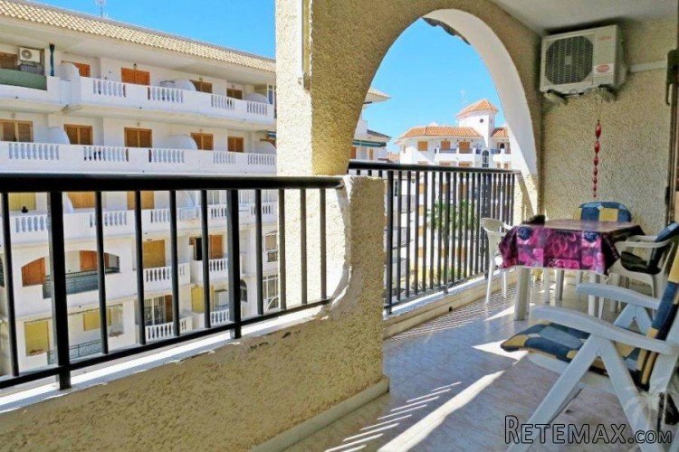 This cozy apartment on the 4th floor is a stone's throw.. - 8