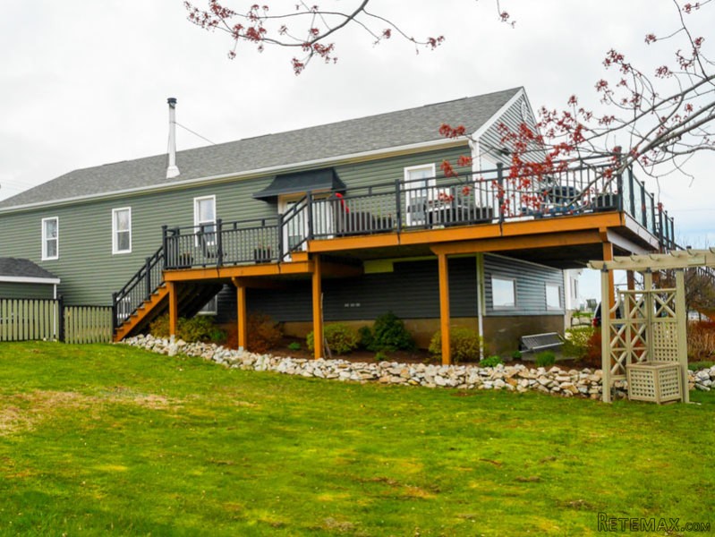 3 bedroom House For Sale: 6413 Highway..