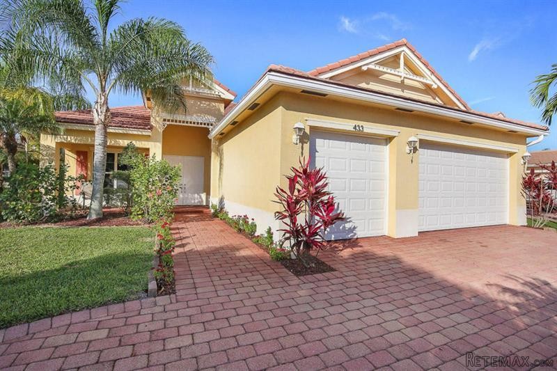 4 bedroom Residence For Sale: Royal..
