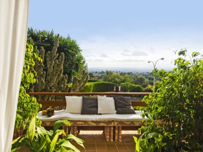 Fantastic Villa In A Quiet Residential..