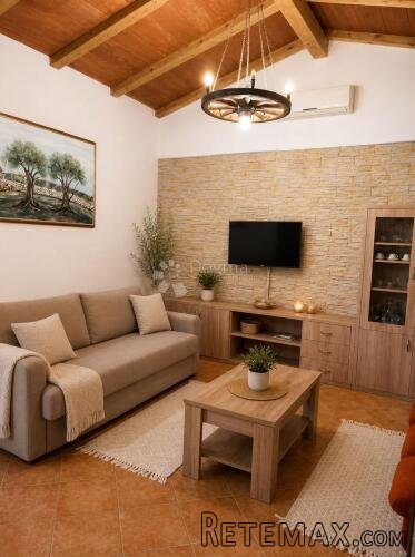 ROVINJ Pet Friendly kuća za dugoročni najam – oaza mira u ze
