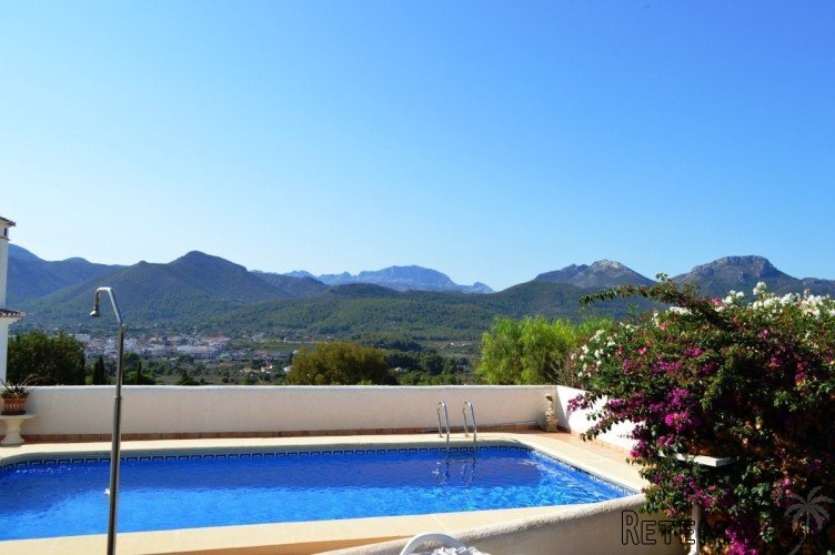 Modern, detached south facing villa with fabulous views.. - 2