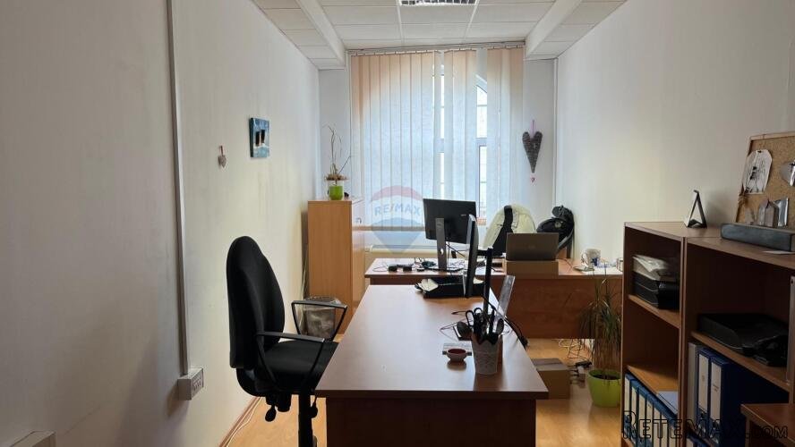 Poreč centar, poslovni prostor 92 m2 - 2
