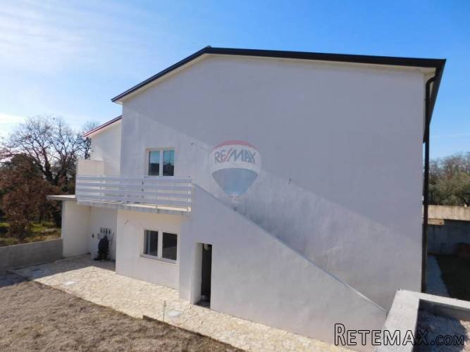 Valica - Stan na prvom kat, 60m2 PRILIKA! - 2