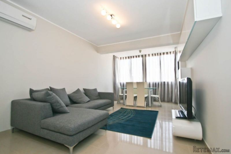 Fully renovated apartment in the Center..