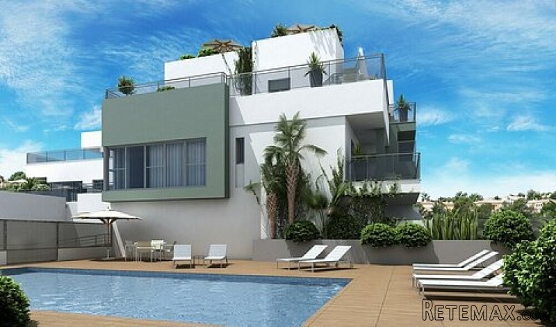 * 800 Metres to the Beach - 2 Bed 2..