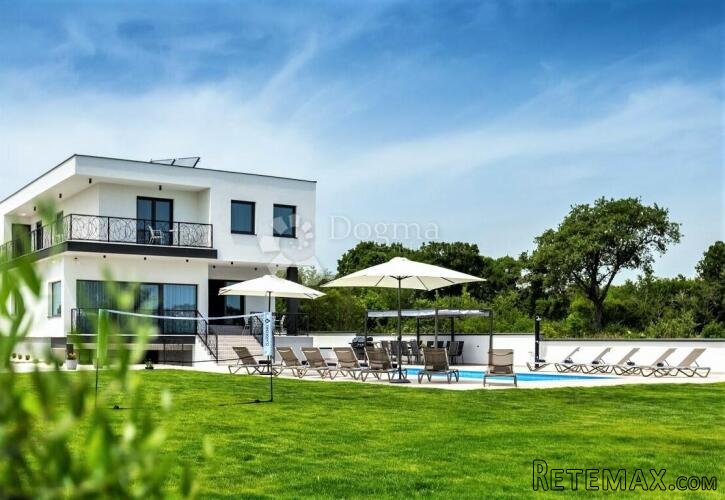 SAMOODRŽIVA LUKSUZNA VILLA