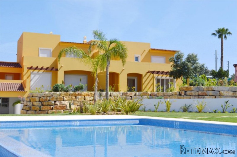 Detached house T4