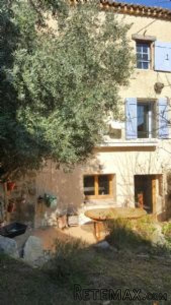 Jolie maison de village en pierres avec..
