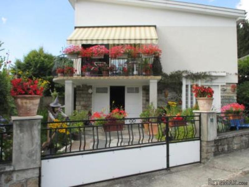 Lovely House with Beautiful Garden
