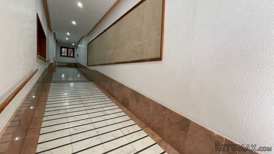 Piso en segunda planta con ascensor en Torrevieja. 120 m2.. - 2