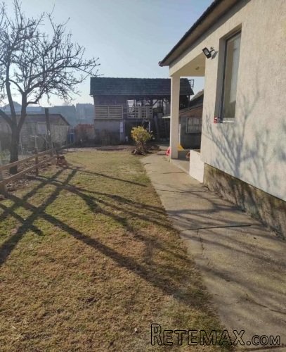 Prodajem kucu u Sefkerinu 200m2 - 2