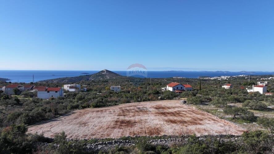 Primošten, građevinski teren 2186 m2 s pogledom na more - 3
