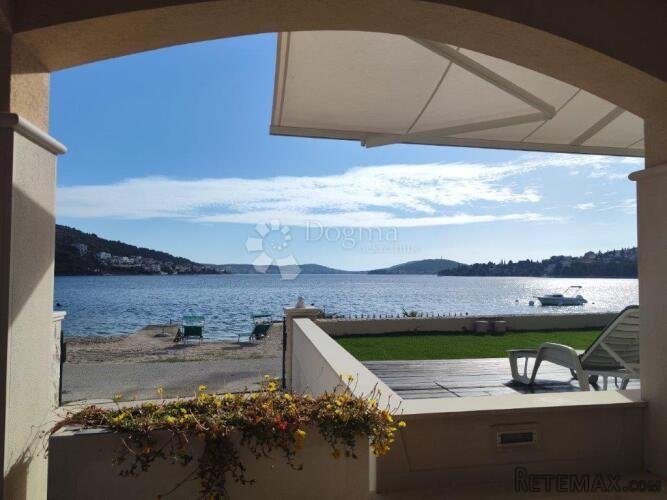 ROGOZNICA- PREDIVNA VILLA NA PLAŽI - 3