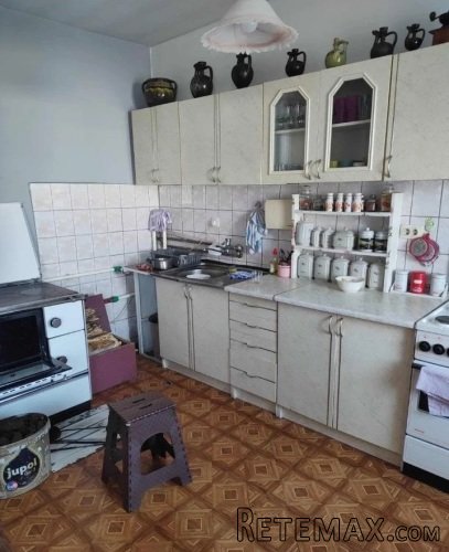 Prodajem kucu u Sefkerinu 200m2 - 8