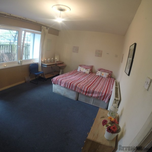 Comfortable Bedroom With Two Beds!!..