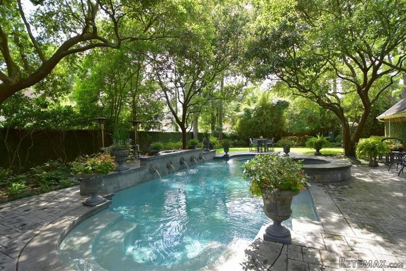5 bedroom House For Sale: 11517.. - 2