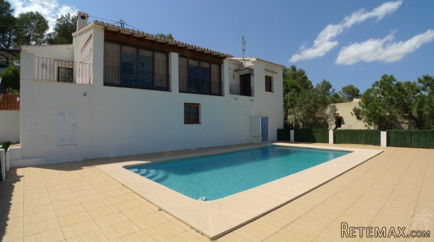 Well located finca within a short distance from the.. - 2