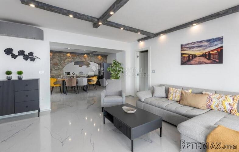 OPATIJA, STAN S POGLEDOM, ukupno 153 m2 - 3
