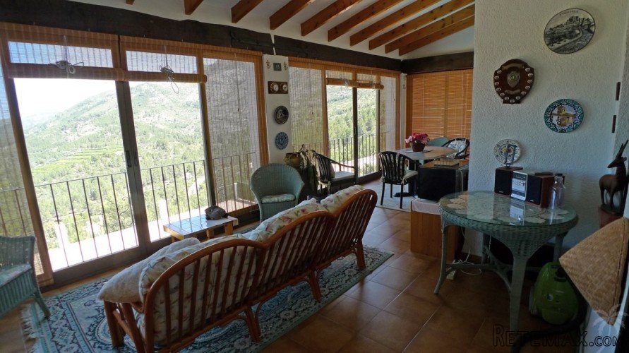Well located finca within a short distance from the.. - 4