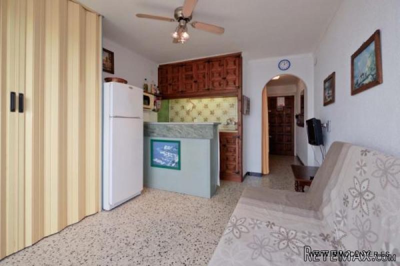EMPURIABRAVA: Studio cabin in front of..