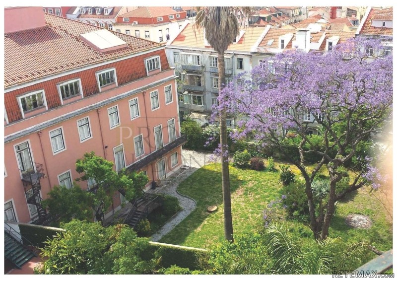 Palace in Principe Real for sale