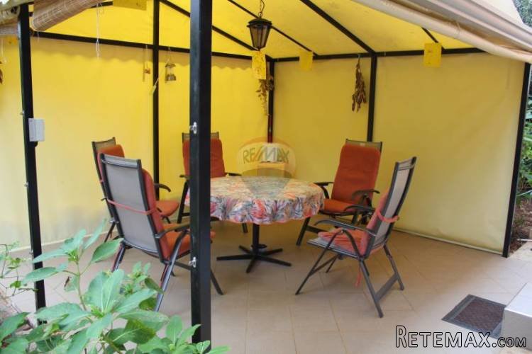 POREČ - Krasan stan u prizemlju sa okućnicom 70m2 - 2