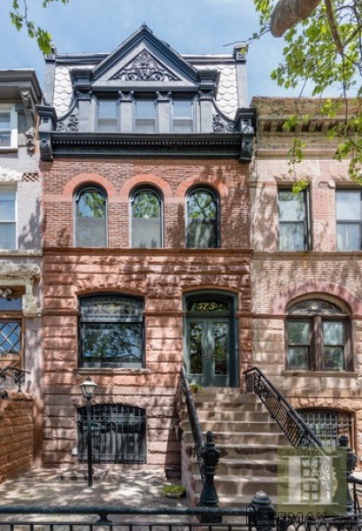 5 bedroom Town House For Sale: 575..