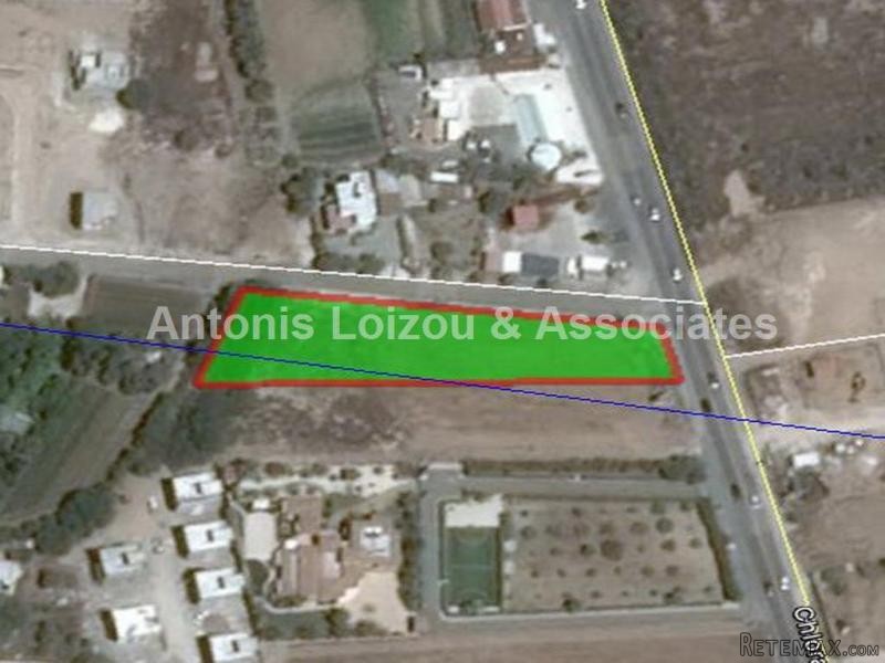 2,670 m2 field in Chlorakas 400 m2 from..
