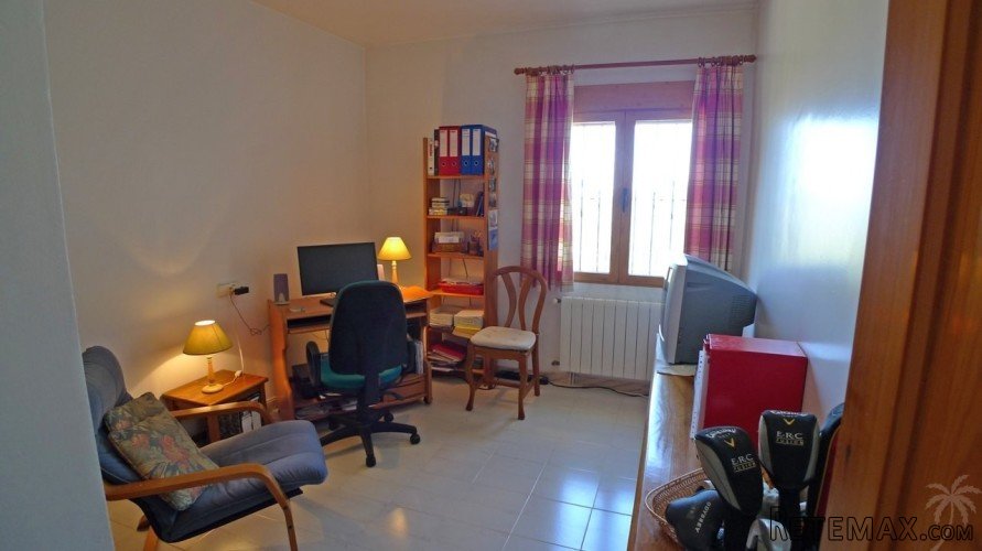 Well located finca within a short distance from the.. - 8