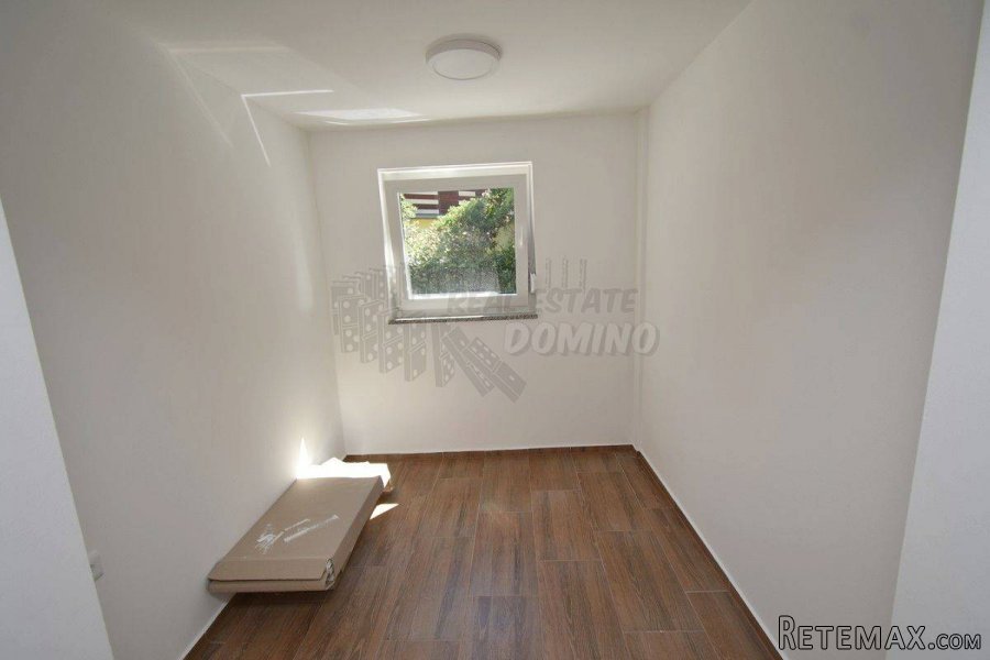 Apartman u prizemlju zgrade-adaptirano!! - 11
