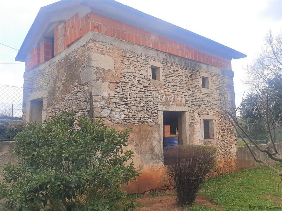 DVIJE ISTARSKE KUĆE SA VELIKIM POTENCIJALOM - 2