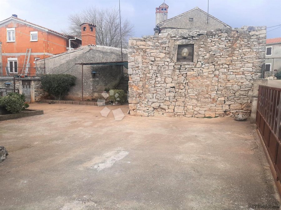 DVIJE ISTARSKE KUĆE SA VELIKIM POTENCIJALOM - 3