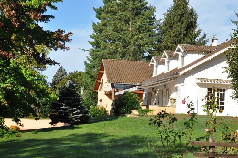 Well Renovated Villa With 1 Acre Of.. - 2