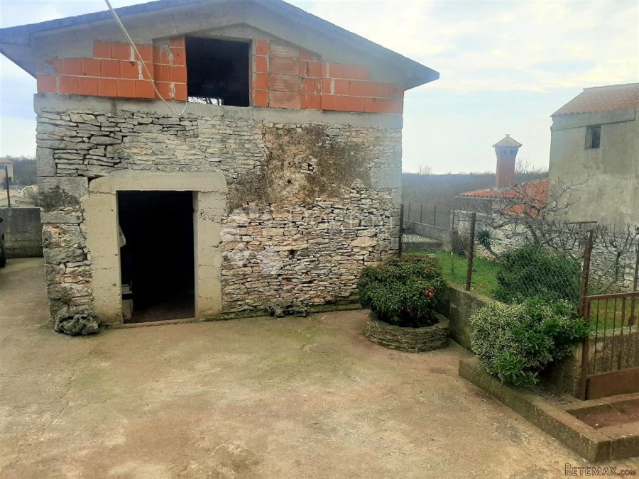 DVIJE ISTARSKE KUĆE SA VELIKIM POTENCIJALOM - 4