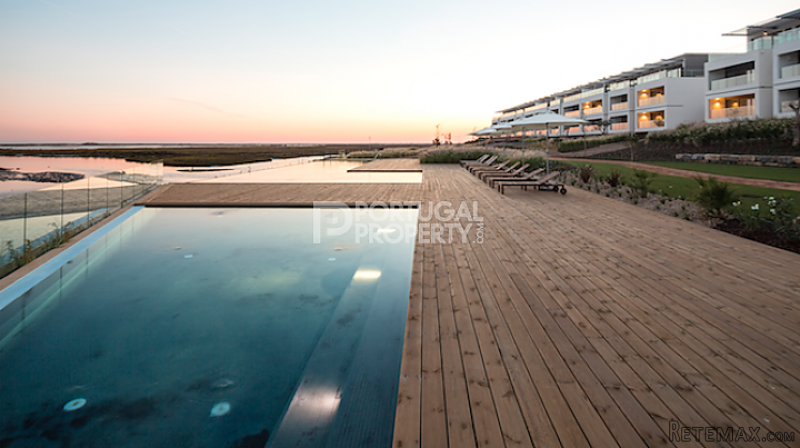 2 bed Apartment Fuzeta Front line Sea..